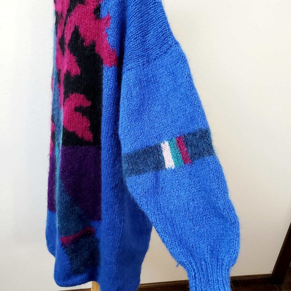 Designer Sweater - Picture 6 of 8